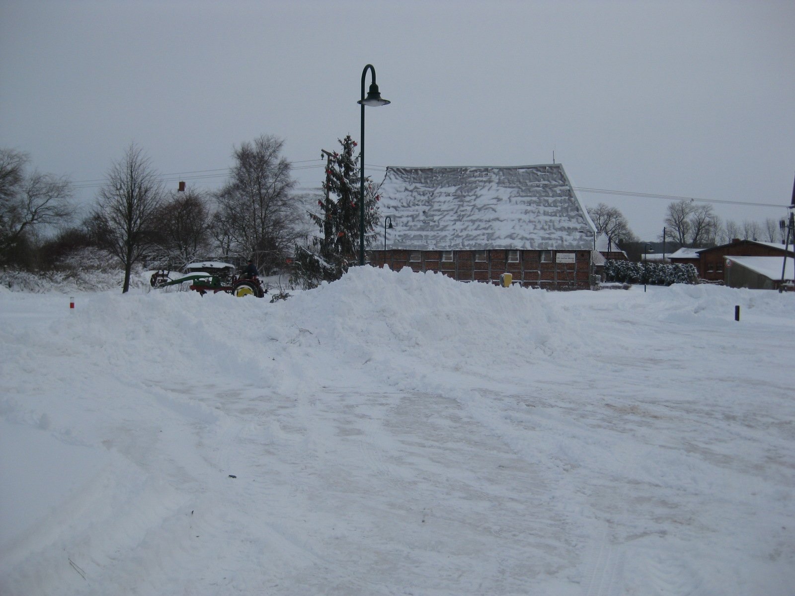 Kurve um die Dorfstraße 13 a-d