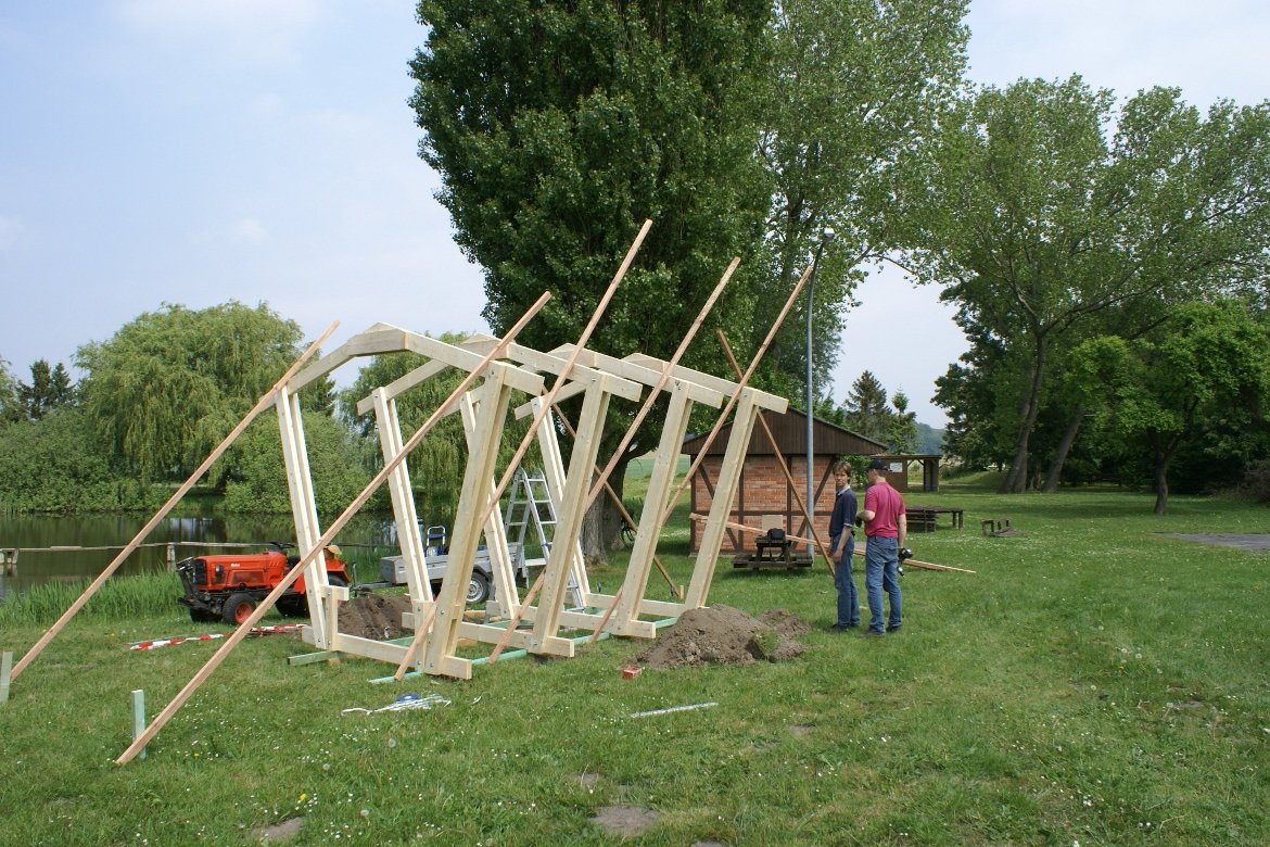 der neue Unterstand im Rohbau